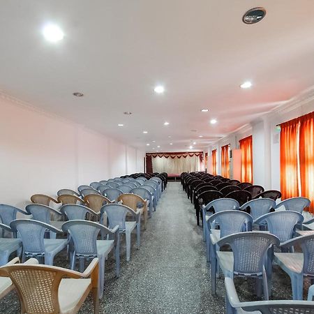 טירונלוולי Spot On 43451 Hotel Sakunthala International מראה חיצוני תמונה