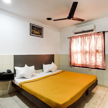 טירונלוולי Spot On 43451 Hotel Sakunthala International מראה חיצוני תמונה