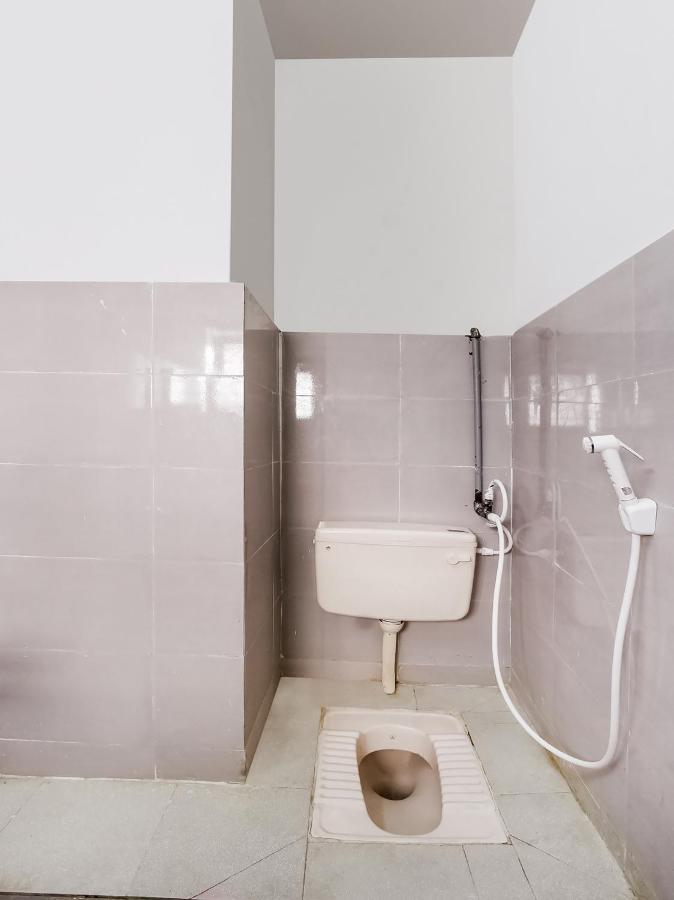 טירונלוולי Spot On 43451 Hotel Sakunthala International מראה חיצוני תמונה