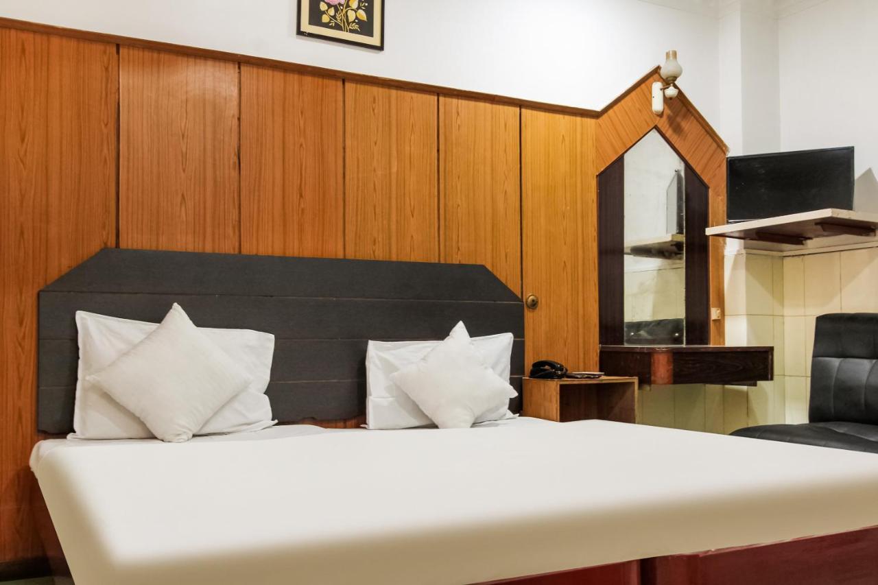 טירונלוולי Spot On 43451 Hotel Sakunthala International מראה חיצוני תמונה